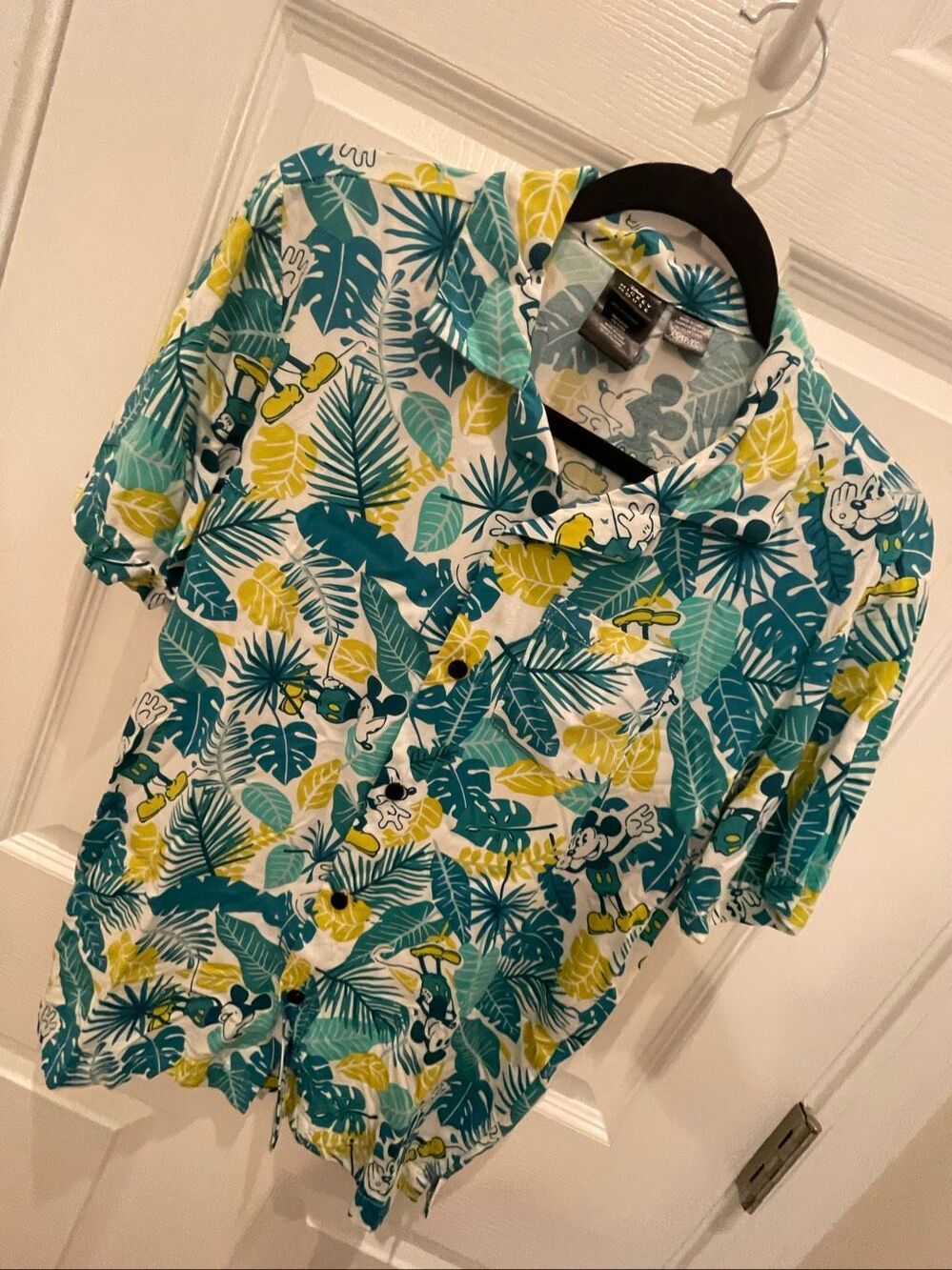 Disney Mickey Mouse XS button down shirt sleeve